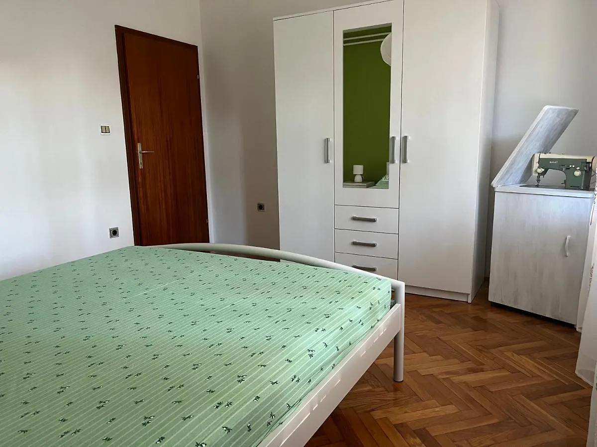 Annamaria Home Pula